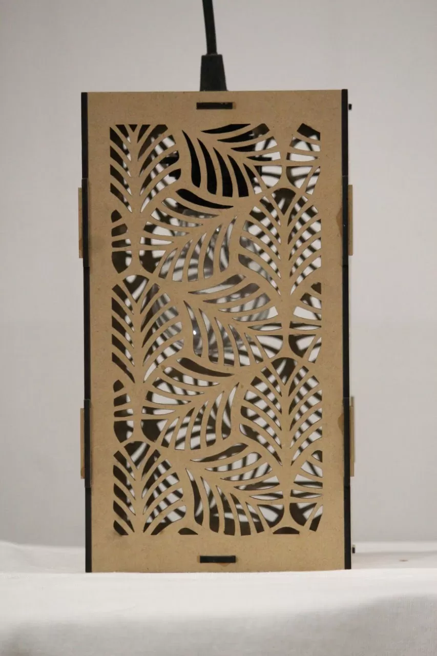 oriel-o-lantern wooden lamp